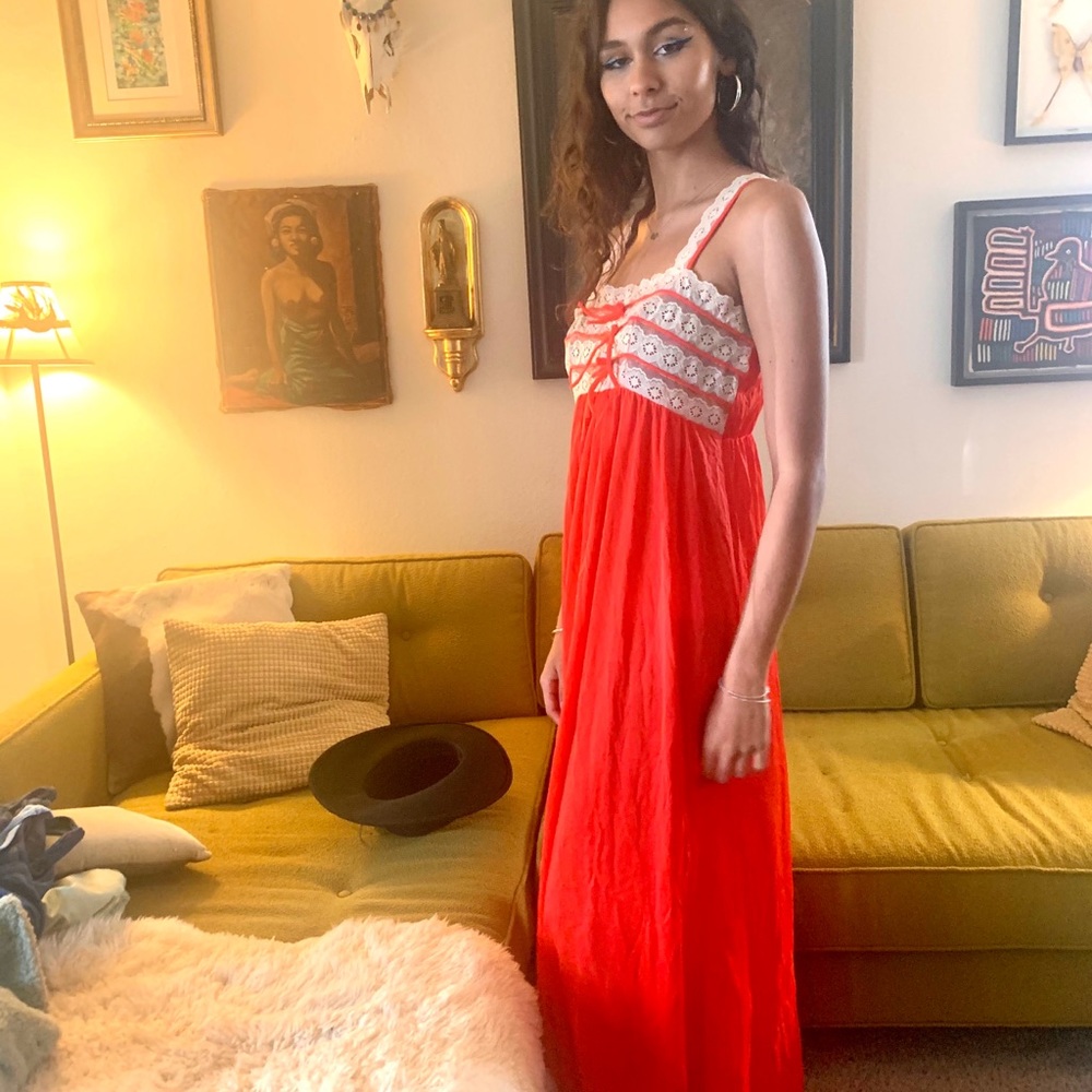 Vintage Red Ruffled Nylon Full Slip Medium/Large